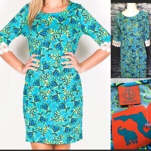 Gabby- lagoon / fish print Xs dress blue white lace sleeve bottoms